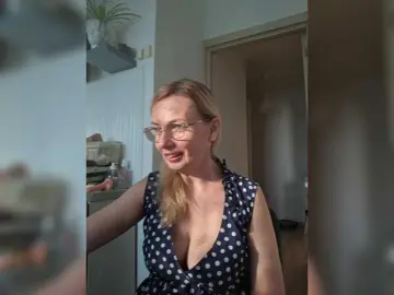Bongacams Sex Chat of ShiningMILF