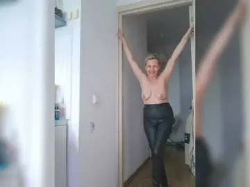 Bongacams Adult Video Chat of ShiningMILF