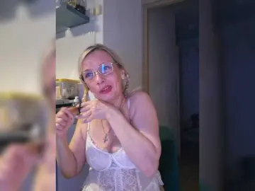 Bongacams Best live sex cam show of ShiningMILF