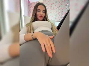 Bongacams Best live sex cam show of LedyMiya