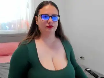 Bongacams Live Sex Cam of amiravyxen
