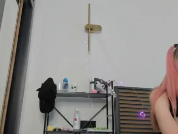 Bongacams Live Porn of LucyStars