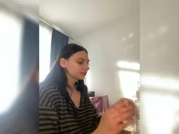 Bongacams Live Sex Cam of lia-mili