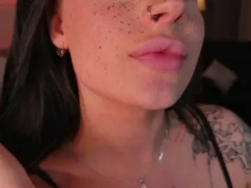 Bongacams Best live sex cam show of LisaAndDenis