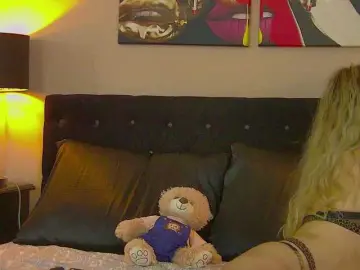 Bongacams Best live sex cam show of MisshaNight