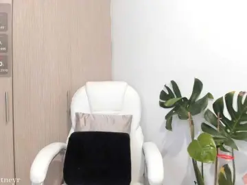 Bongacams Live Sex Cam of misswhitneyr