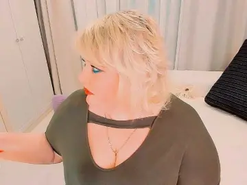 Bongacams Free Porn Cam of XBIGTITSXX