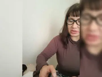 Bongacams Free Porn Cam of RoxySexy