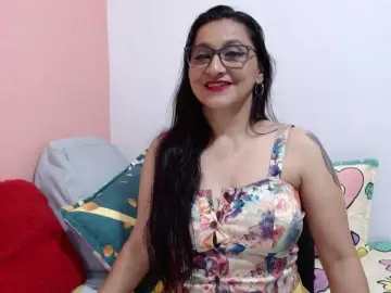 Bongacams Sex Chat of KarinaSuarez1