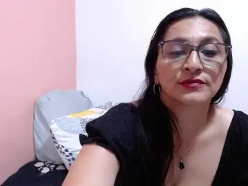 Bongacams Sex Chat of KarinaSuarez1