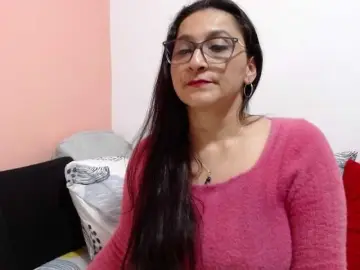 Bongacams Free Porn Cam of KarinaSuarez1