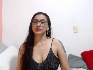 Bongacams Live Porn of KarinaSuarez1