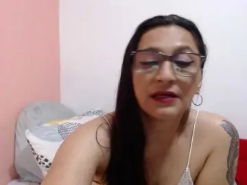 Bongacams Private Sex Chat of KarinaSuarez1