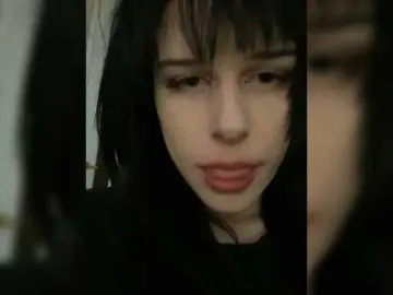 Bongacams Adult Webcam of emog1rl