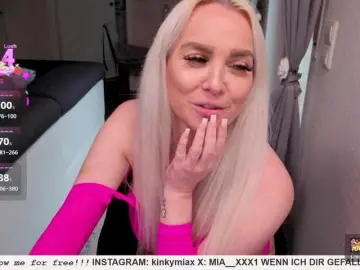 Bongacams Nude Webcam of MiaXXXLive