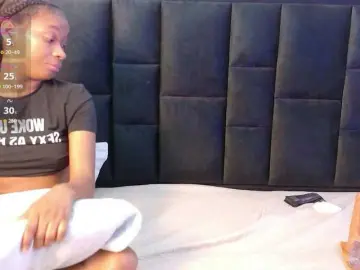 Bongacams Live Sex Cam of petitelittleebony