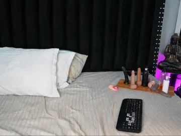 Bongacams Free Porn Cam of petitelittleebony