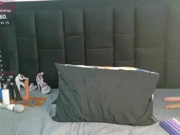 Bongacams Sex Chat of petitelittleebony