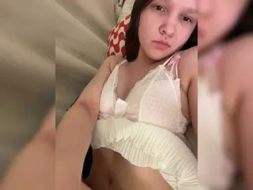 Bongacams Adult Webcam of Cute-Lolly