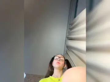 Bongacams Watch Live Sex Cams of Cute-Lolly
