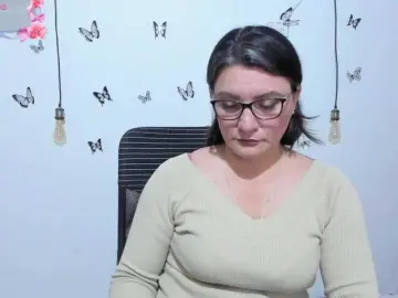 Bongacams Free Live Porn of Amie-Adams82