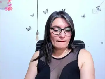 Bongacams Free Live Porn of Amie-Adams82