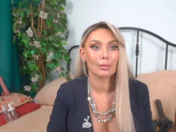 Bongacams Nude Webcam of IsadoraDunkan