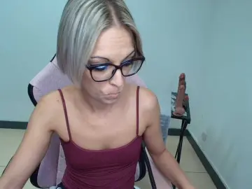 Bongacams Nude Webcam of erikasexy1