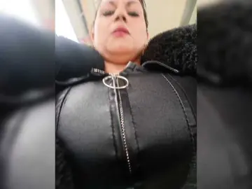 Bongacams Live Sex Cam of AlexaBrown12