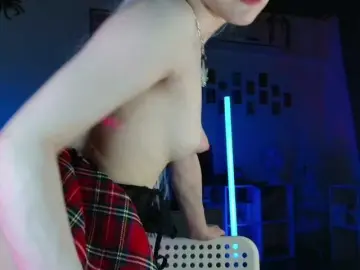 Bongacams Watch Live Sex Cams of EvianLui