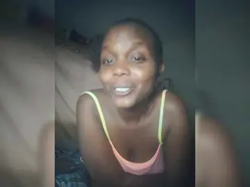 Bongacams Nude Webcam of Finevishy