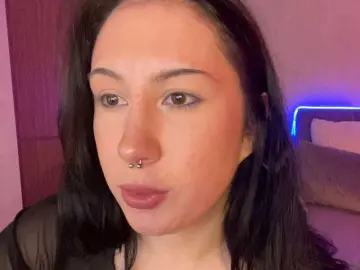 Bongacams Free Live Porn of CurvyWoman-