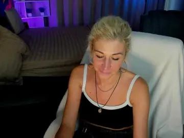 Bongacams Nude Webcam of Emilia-Wils