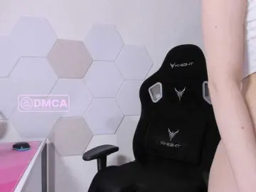 Bongacams Watch Live Sex Cams of Sky-QueenI