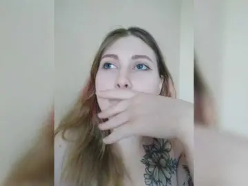 Bongacams Watch Live Sex Cams of foxyarty