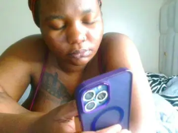 Bongacams Free Porn Cam of bustymelons69
