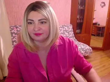 Bongacams Watch Live Sex Cams of -MeowMeow-