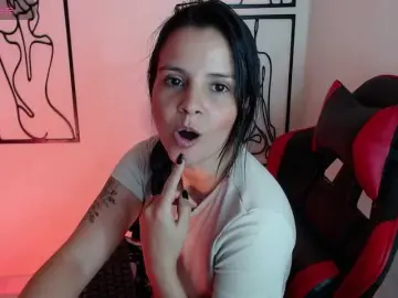 Bongacams Nude Webcam of MiaRobinn