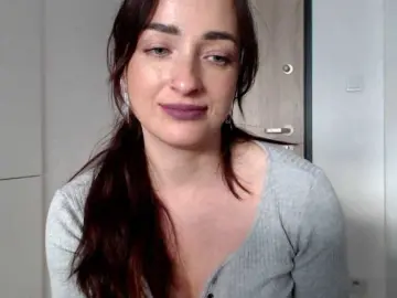 Bongacams Watch Live Sex Cams of LorennePlay