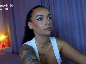 Bongacams Live Sex Cam of Iammazeekiin30xx