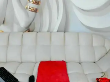 Bongacams Nude Webcam of HaleySweet18