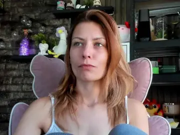 Bongacams Free Porn Cam of karo131324