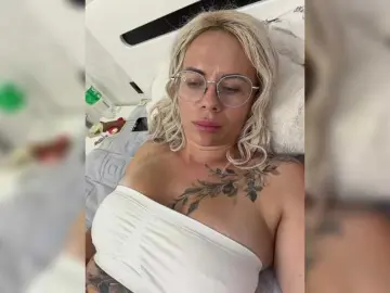 Bongacams Best live sex cam show of HotDesire