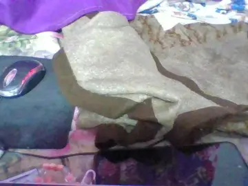 Bongacams Watch Live Sex Cams of Elyah1a
