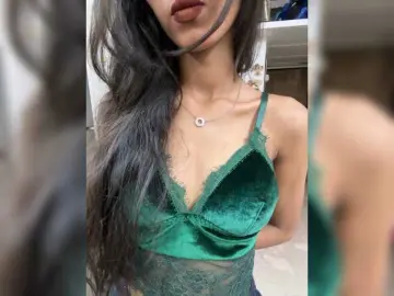 Bongacams Live Sex Cam of desireZoya