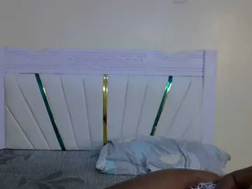 Bongacams Free Live Porn of PetiteNoir
