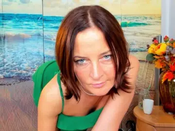 Bongacams Watch Live Sex Cams of SatyneQueen