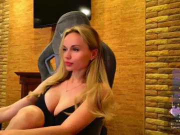 Bongacams Sex Cam of HollyQueen