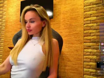 Bongacams Live Sex Cam of HollyQueen