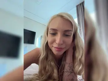 Bongacams Free Live Porn of EwaBrown